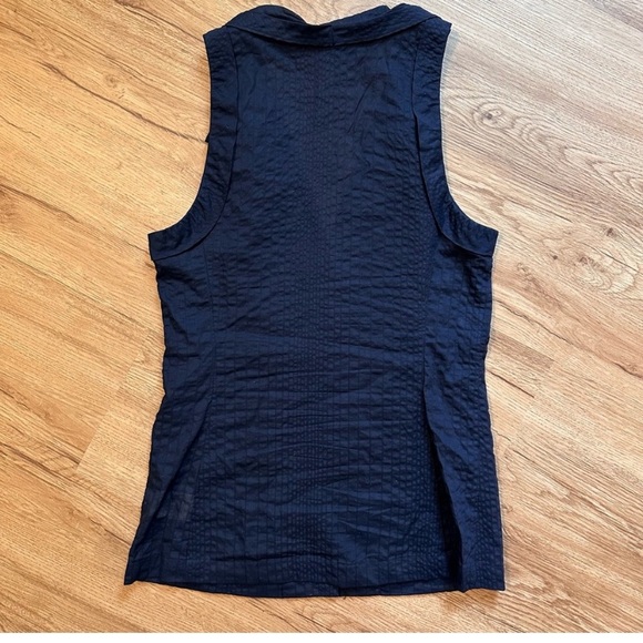 A|X Armani Exchange Navy Button Down Sleeveless Seersucker V- Neck Shirt Size S - Picture 2 of 4